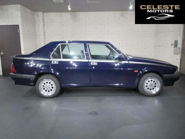ALFA ROMEO Alfa 75 1992 — photo 2 sur 8