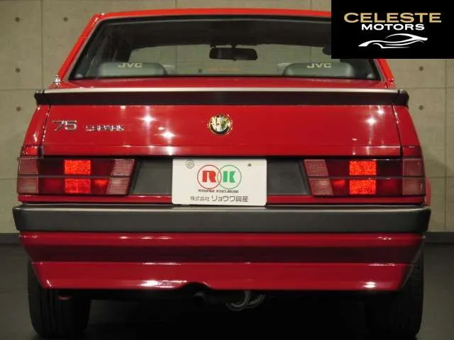 ALFA ROMEO Alfa 75 1992 — photo 8 sur 8