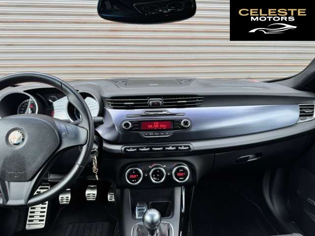 ALFA ROMEO Giulietta 2013 — photo 2 sur 8