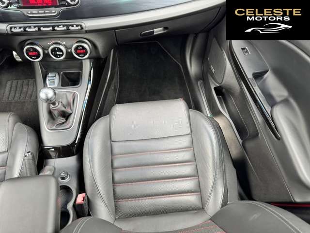 ALFA ROMEO Giulietta 2013 — photo 6 sur 8