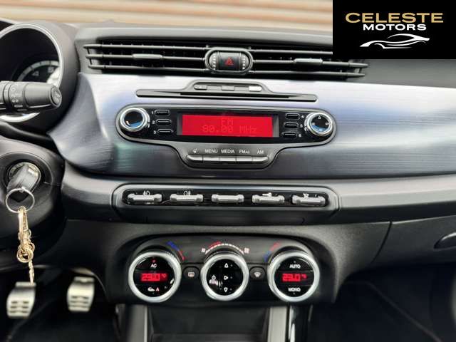 ALFA ROMEO Giulietta 2013 — photo 8 sur 8