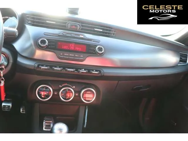 ALFA ROMEO Giulietta 2012 — photo 6 sur 8