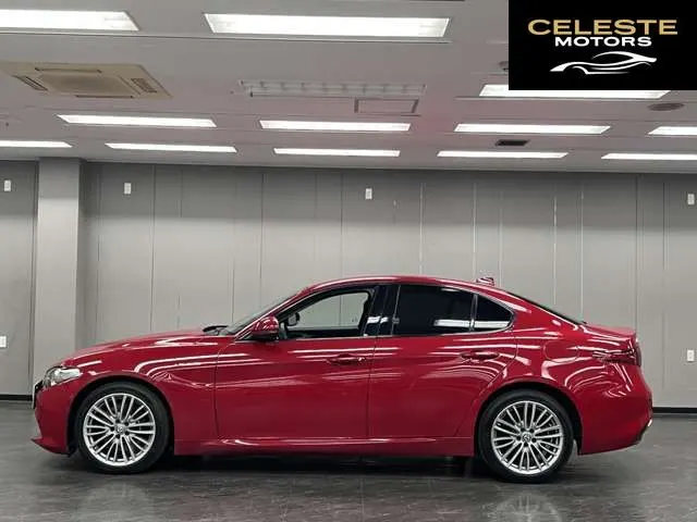 ALFA ROMEO Giulia 2019 — photo 5 sur 8