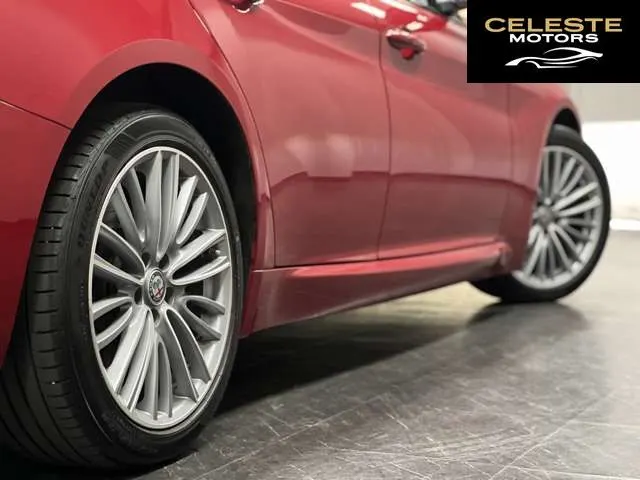 ALFA ROMEO Giulia 2019 — photo 8 sur 8