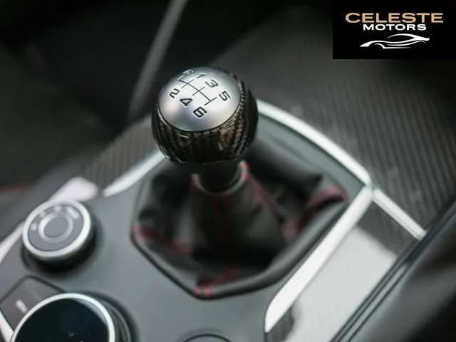 ALFA ROMEO Giulia 2018 — photo 6 sur 8
