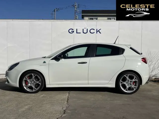 ALFA ROMEO Giulietta 2015 — photo 7 sur 8