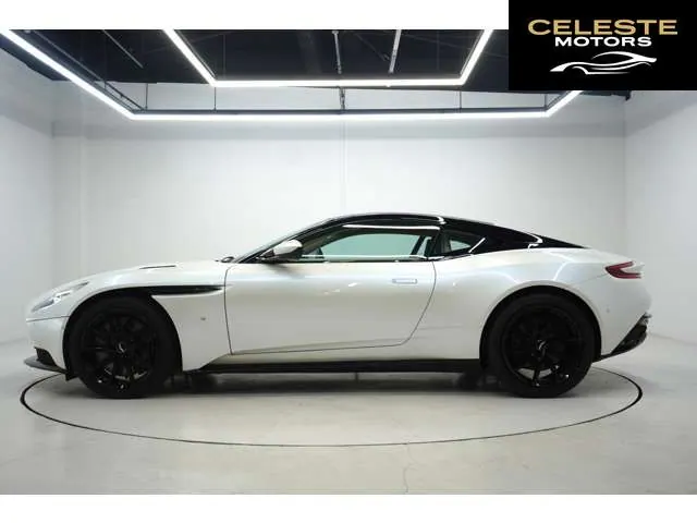ASTON MARTIN DB11 2017 — photo 4 sur 8