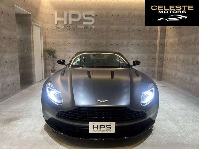 ASTON MARTIN DB11 2018 — photo 8 sur 8