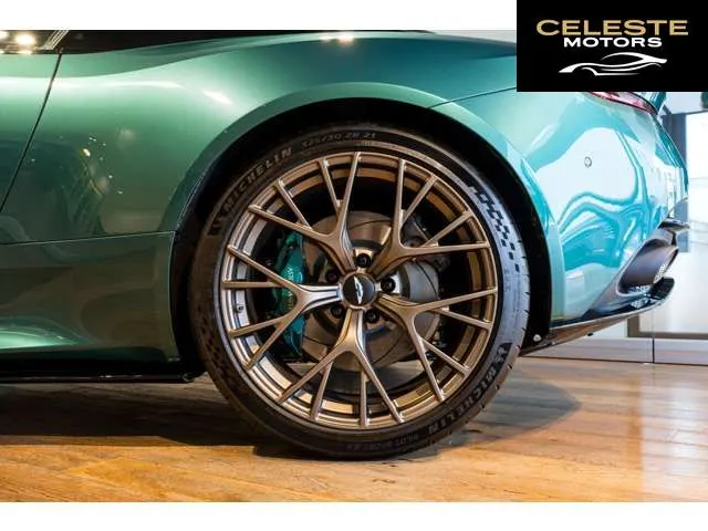 ASTON MARTIN DB12 2024 — photo 7 sur 8