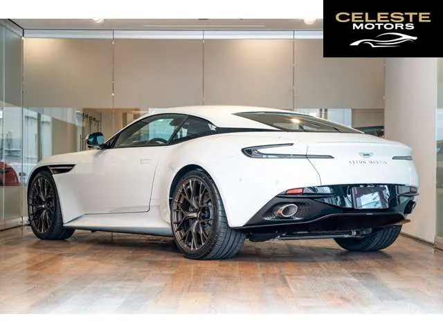 ASTON MARTIN DB12 2024 — photo 3 sur 8