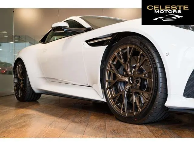 ASTON MARTIN DB12 2024 — photo 6 sur 8