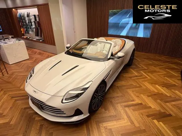 ASTON MARTIN DB12 Volante 2024 — photo 2 sur 8