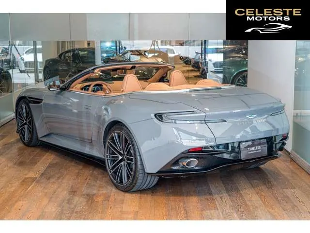 ASTON MARTIN DB12 Volante 2024 — photo 3 sur 8