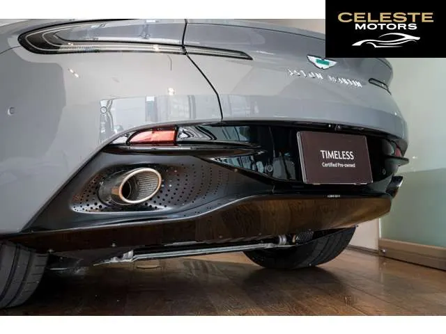 ASTON MARTIN DB12 Volante 2024 — photo 8 sur 8
