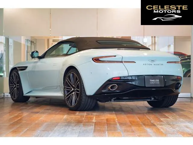 ASTON MARTIN DB12 Volante 2024 — photo 2 sur 8
