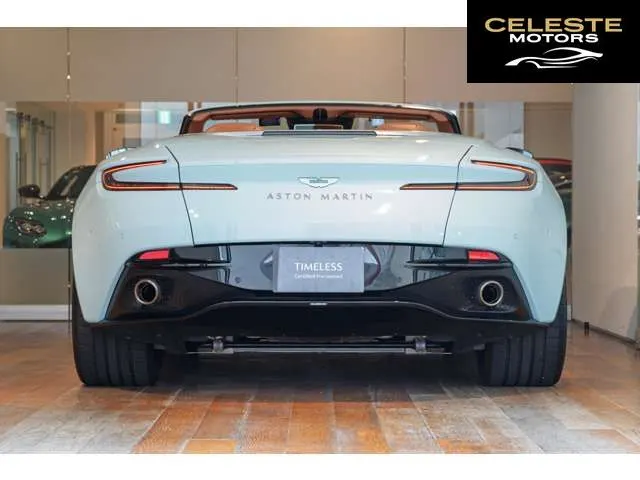ASTON MARTIN DB12 Volante 2024 — photo 6 sur 8