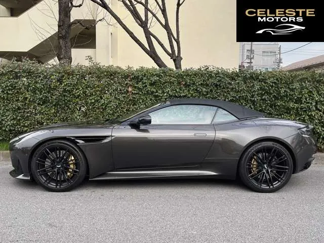 ASTON MARTIN DB12 Volante 2025 — photo 2 sur 8