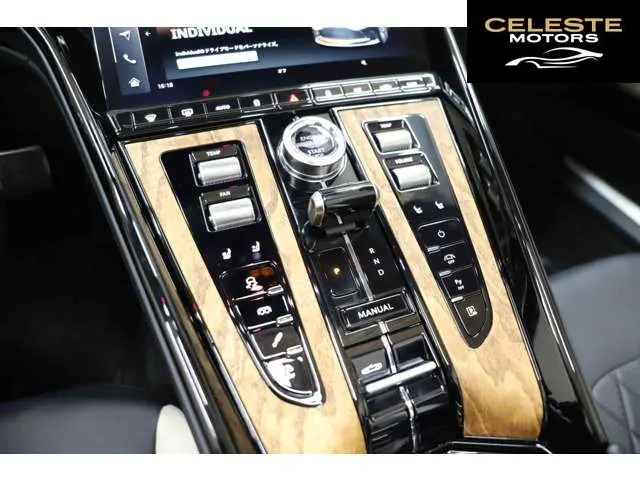 ASTON MARTIN DB12 Volante 2024 — photo 7 sur 8