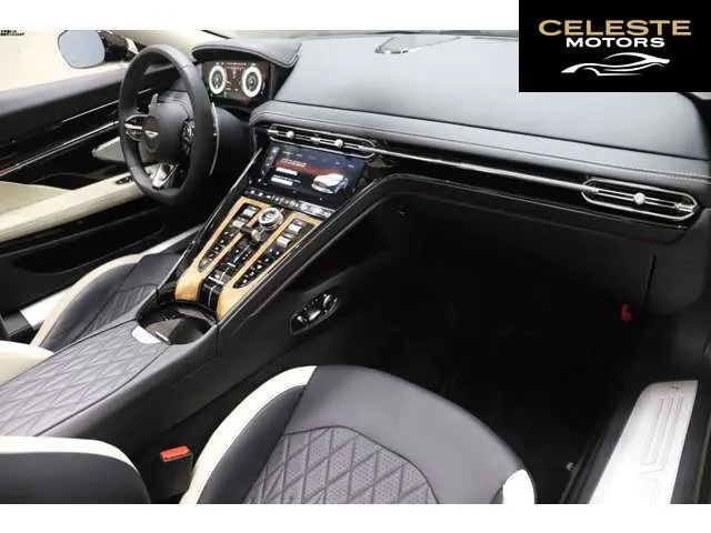 ASTON MARTIN DB12 Volante 2024 — photo 8 sur 8