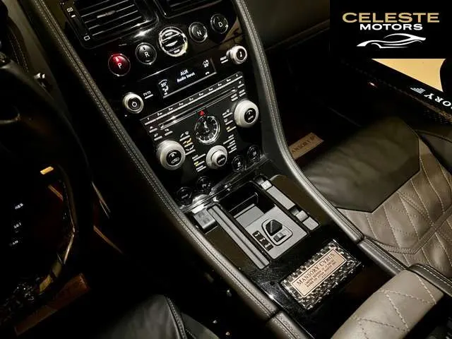 ASTON MARTIN DB9 2011 — photo 6 sur 8