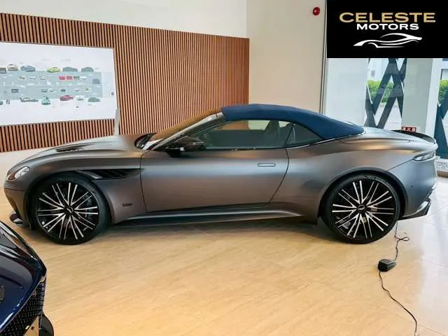 ASTON MARTIN DBS Superleggera Volante 2024 — photo 4 sur 8