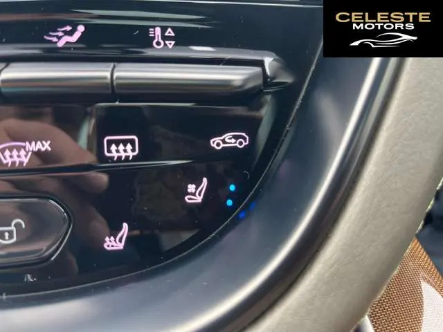 ASTON MARTIN DBX 2021 — photo 7 sur 8