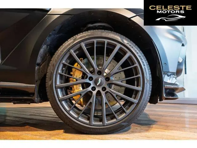 ASTON MARTIN DBX 2023 — photo 6 sur 8
