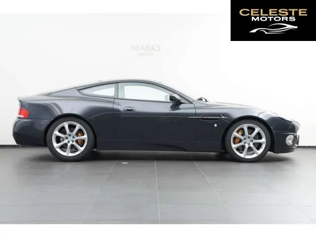 ASTON MARTIN V12ヴァンキッシュ 2004 — photo 2 sur 8