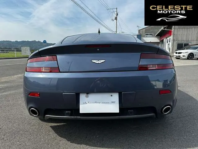 ASTON MARTIN V8 2007 — photo 2 sur 8