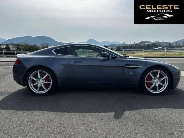ASTON MARTIN V8 2007 — photo 4 sur 8