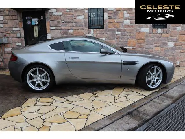 ASTON MARTIN V8 2008 — photo 3 sur 8