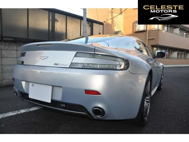 ASTON MARTIN V8 2008 — photo 2 sur 8
