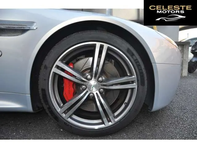 ASTON MARTIN V8 2008 — photo 3 sur 8