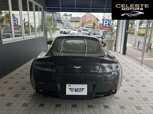ASTON MARTIN V8 2012 — photo 2 sur 8