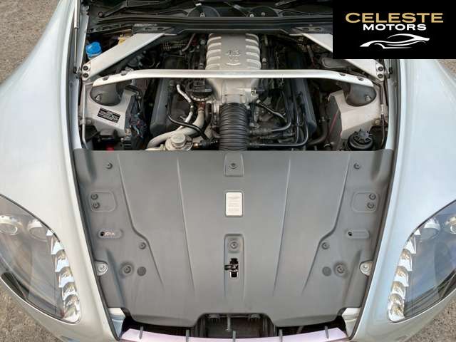 ASTON MARTIN V8 Vantage Roadster 2008 — photo 5 sur 8