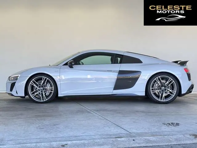 AUDI R8 2023 — photo 4 sur 8