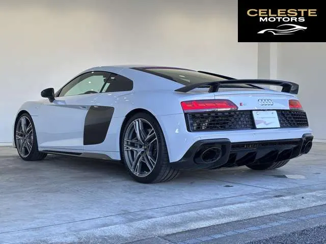 AUDI R8 2023 — photo 8 sur 8
