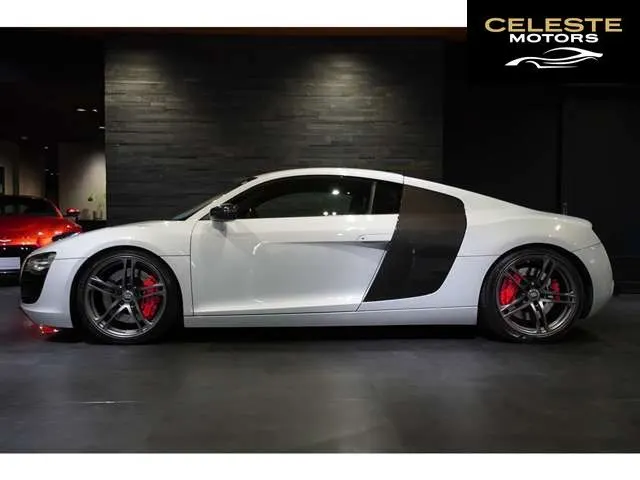 AUDI R8 2009 — photo 4 sur 8