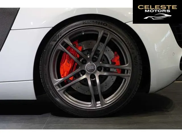 AUDI R8 2009 — photo 6 sur 8