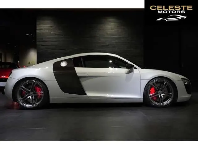 AUDI R8 2009 — photo 7 sur 8
