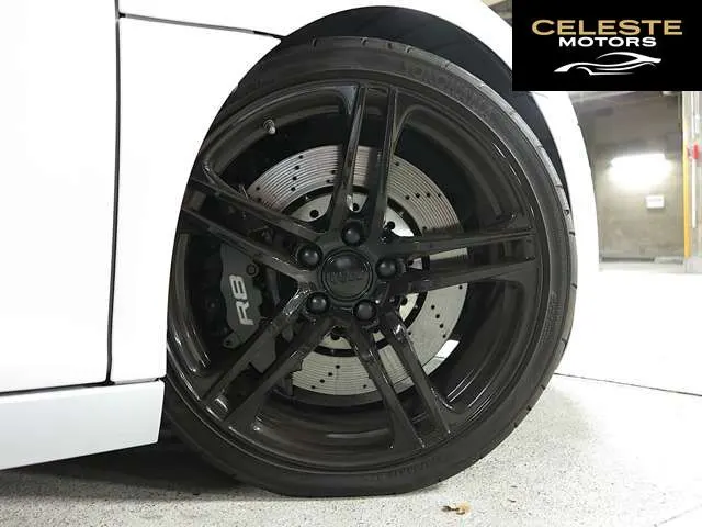 AUDI R8 2009 — photo 5 sur 8
