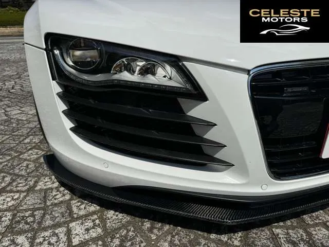 AUDI R8 2012 — photo 6 sur 8