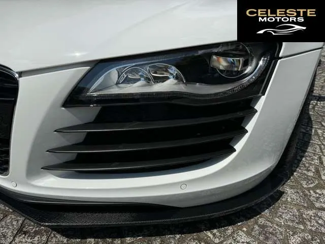AUDI R8 2012 — photo 7 sur 8