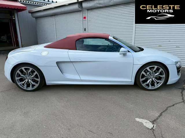 AUDI R8 Spider 2010 — photo 2 sur 8