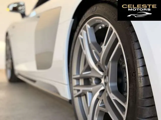 AUDI R8 Spider 2022 — photo 7 sur 8