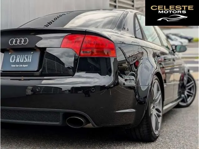 AUDI RS4 2007 — photo 6 sur 8