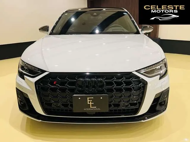 AUDI S8 2024 — photo 7 sur 8