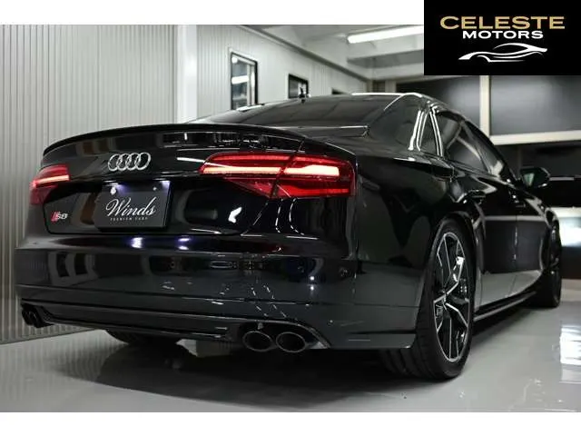 AUDI S8 2016 — photo 6 sur 8
