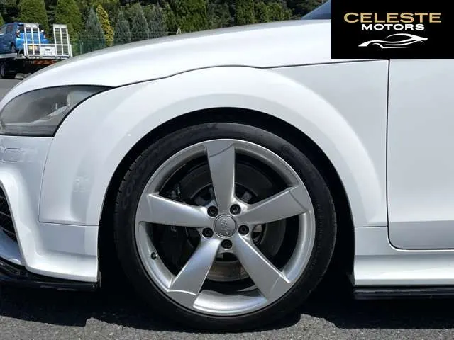 AUDI TT 2010 — photo 5 sur 8