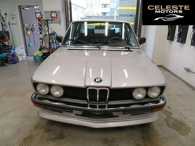 BMW 5 Série 1982 — photo 8 sur 8